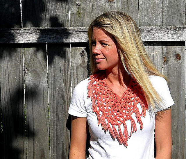 Fringe Scarflette