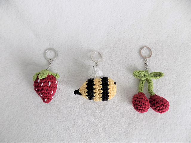 strawberry cherry bee key ring set