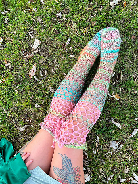 Ravelry: Wandering Fae Stockings pattern by The River
