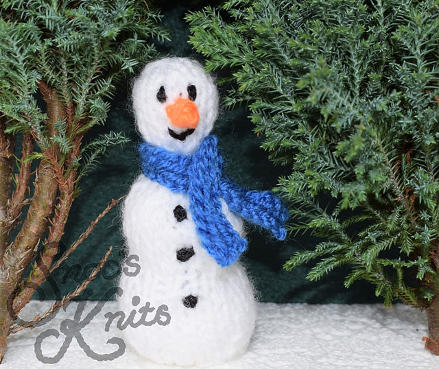 Snowman Finger Puppet