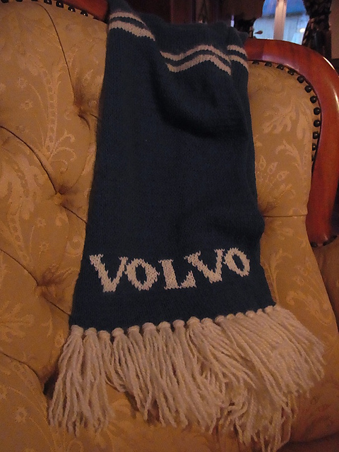 Volvohalsduk till lillebror