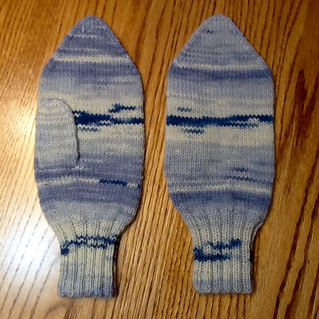 How to knit a pair of Mittens