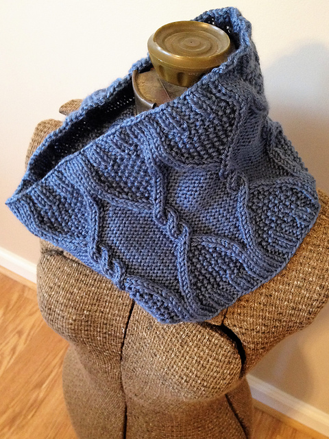 Cabled Peaks Cowl
