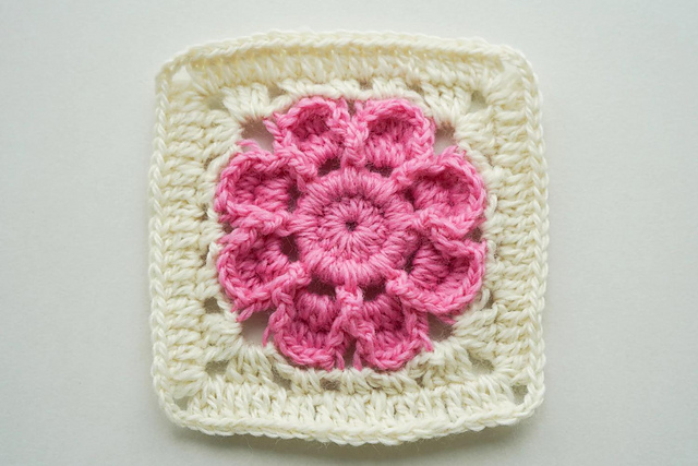 Dahlia Flower Granny Square