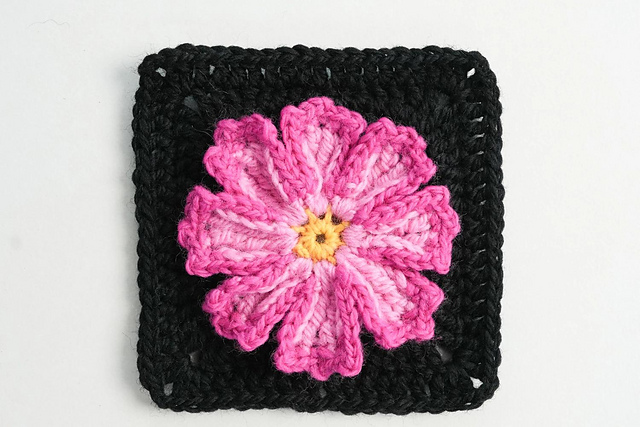 Cosmos Flower Granny Square
