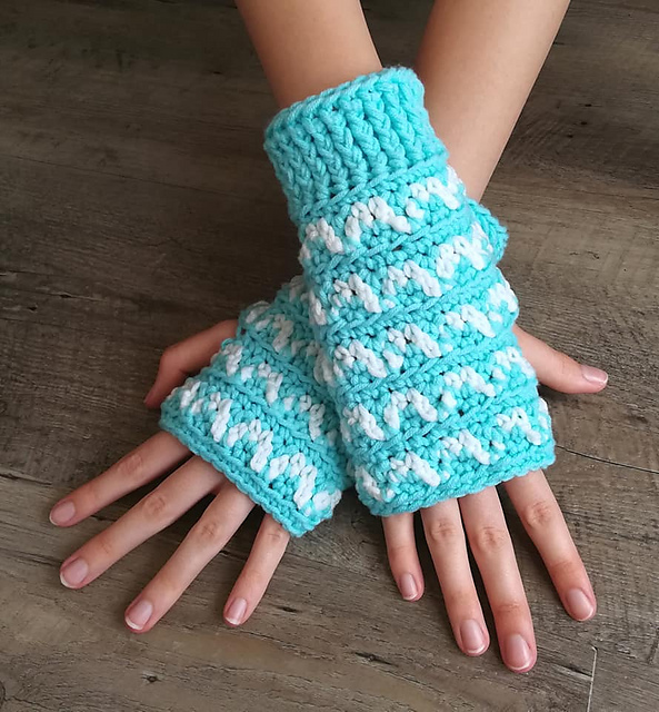 White Water Fingerless Mitts