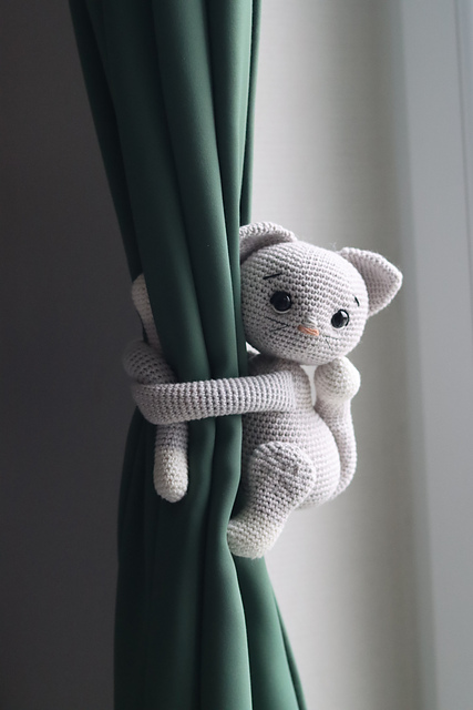 Climbing cat