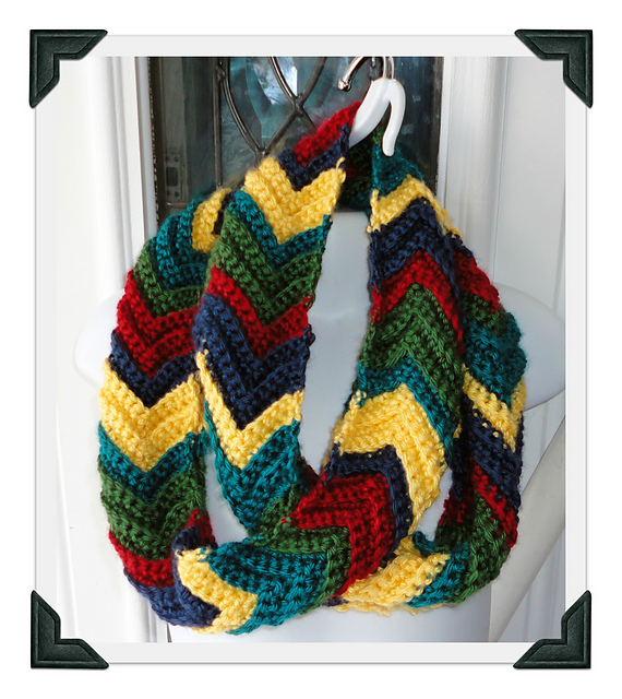 Ripple Infinity Scarf