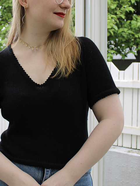Ravelry: Chloe Tee pattern by Solvara Knitwear