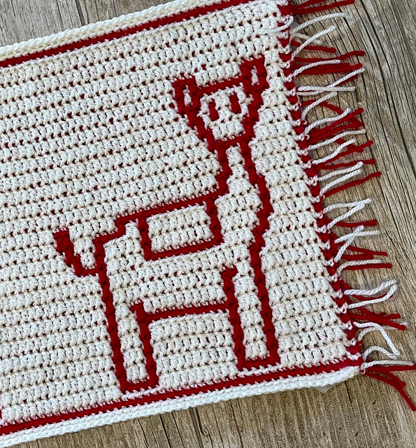 Luma the Llama - Overlay Mosaic Crochet Motifs