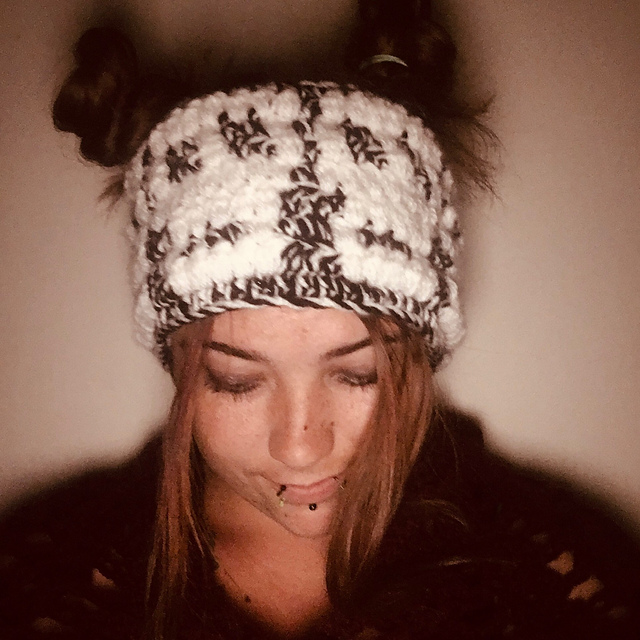 Skull earwarmer