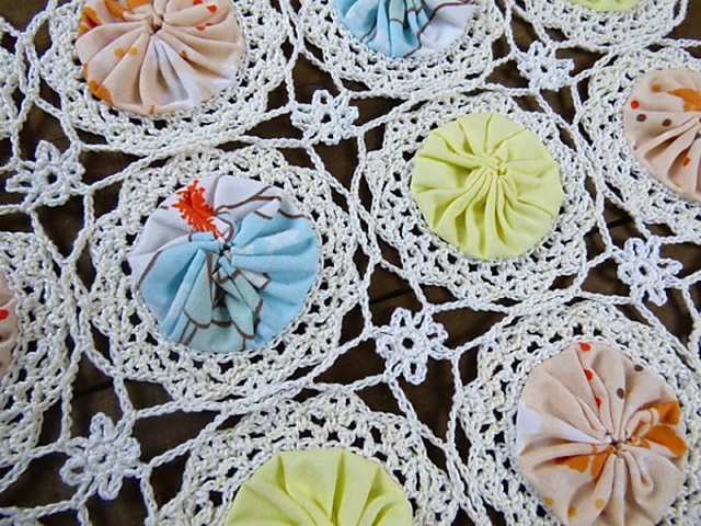 Motif with a Fabric Yo-yo Center