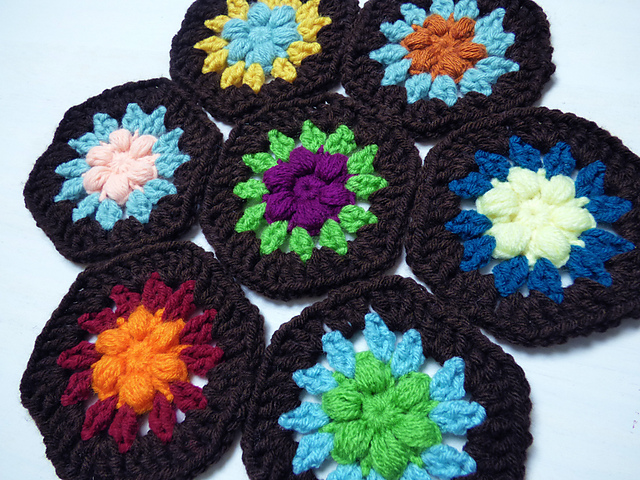 Puff Flower Hexagon & Half Hex Motif