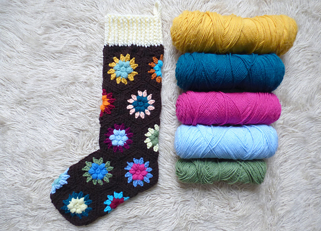 Puff Flower Hexagon Stocking