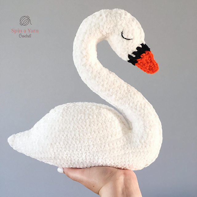 Swan Amigurumi