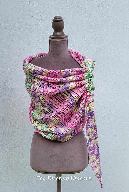 Nordlys In a Loop Shawl