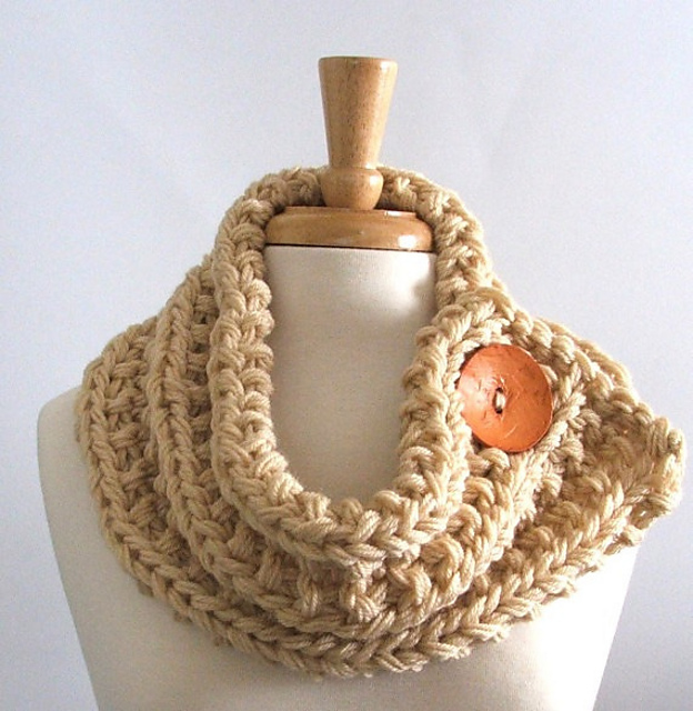 Chunky Knit Ribbed Cowl Scarf With Button 