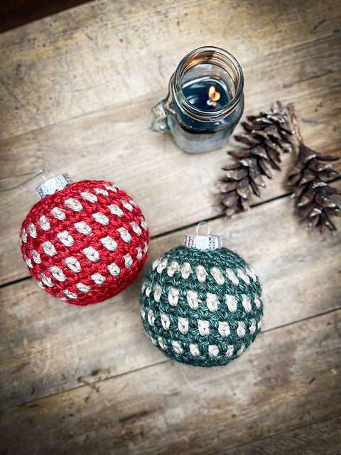 Moss Stitch Christmas Ornament