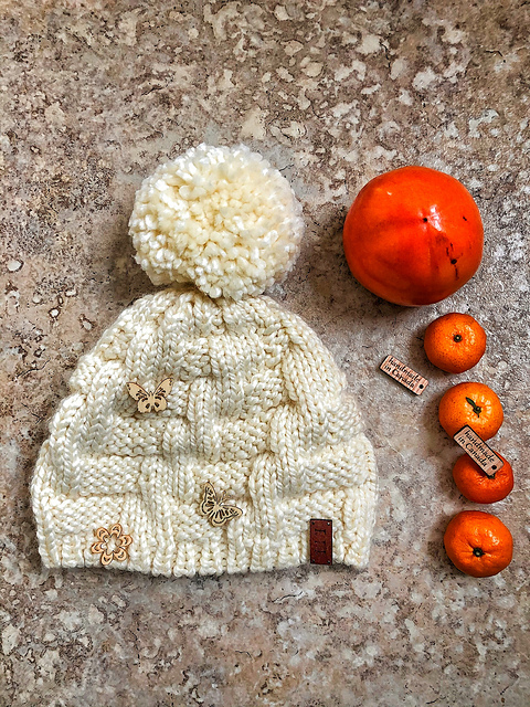 Winter apple pie hat