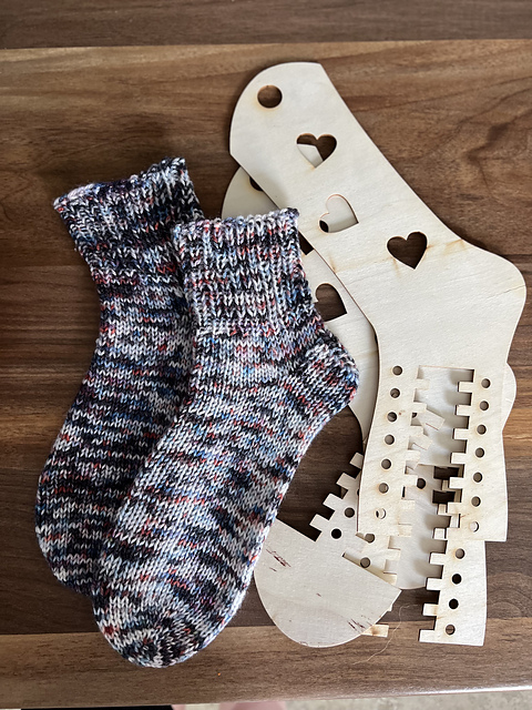 Socks form toes up