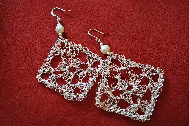 Ravelry: Granny Square Earrings pattern by Crochet Kitten