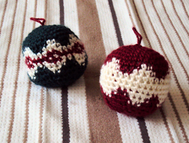 Round Christmas Ornaments (Crochet)
