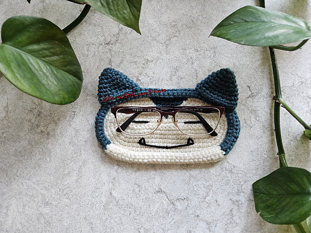 Snorlax Inspired Glasses Holder