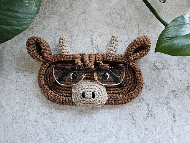 Highland Cow Glasses Holder