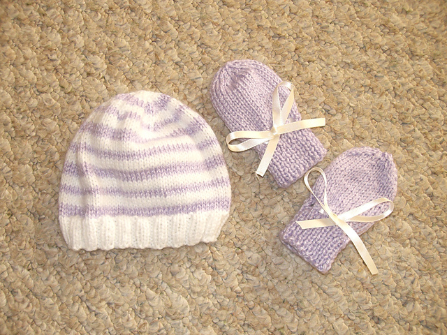 Plain Mittens With 1x1 Rib Trim 