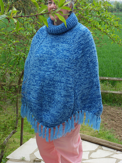 543 - Poncho col roulé