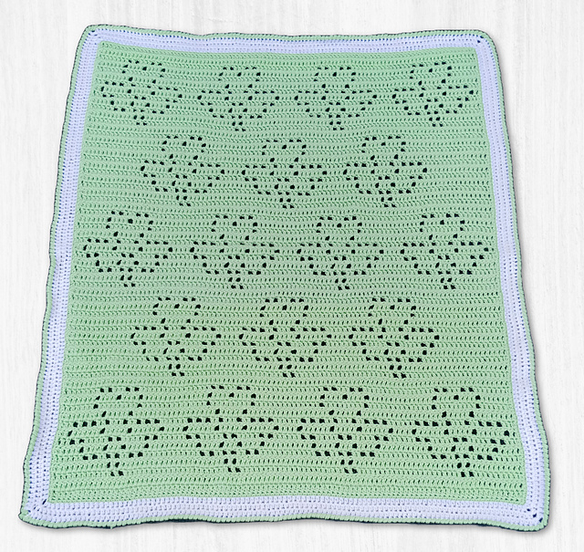 Shamrocks Filet Blanket