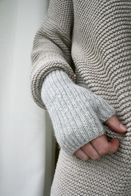Brioche half mittens