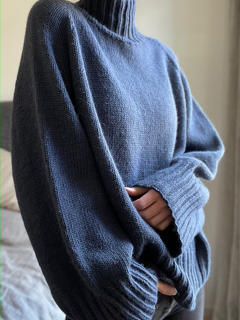 Ravelry: Dagny raglan sweater pattern by Sabina Bergman