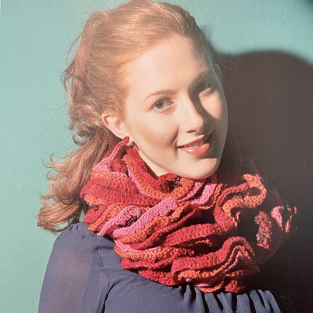 Ravelry: Ruffle Scarf pattern by Claire Montgomerie