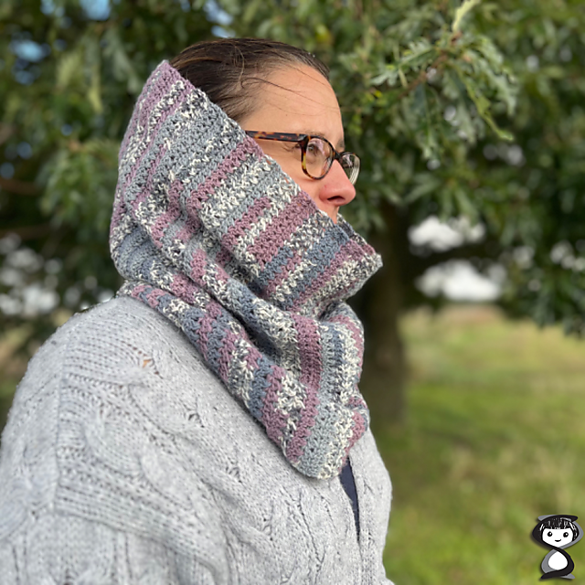 Twisted Elegance Cowl