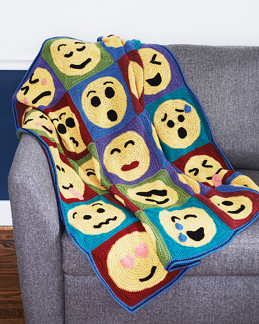 25's a crowd (emoji) blanket