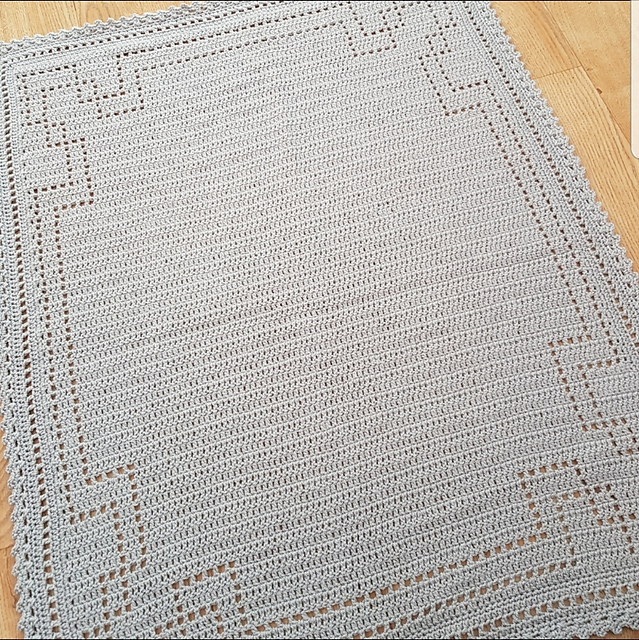 Basic Border Blanket