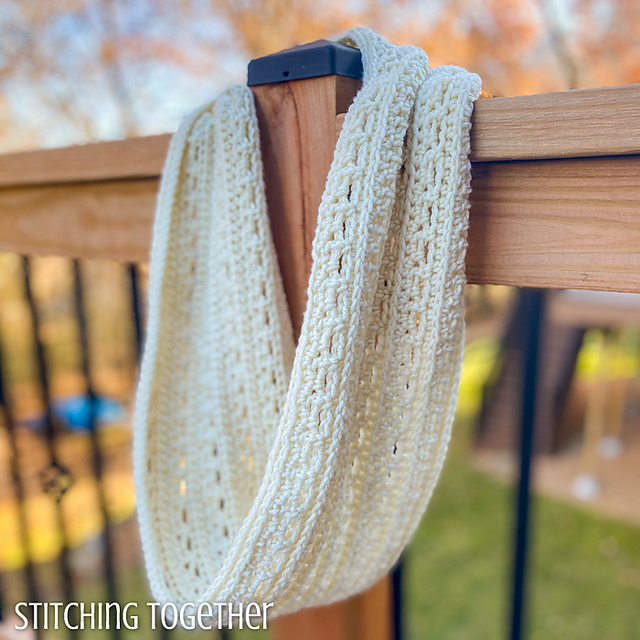 Uppercross Infinity Cowl