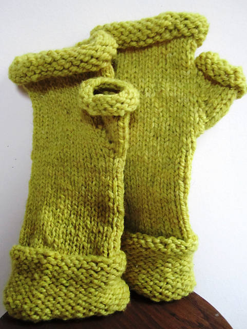 Super Simple Civil War Women's Mitts