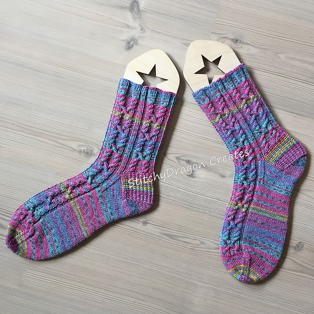 Kriss Cross Cable Socks
