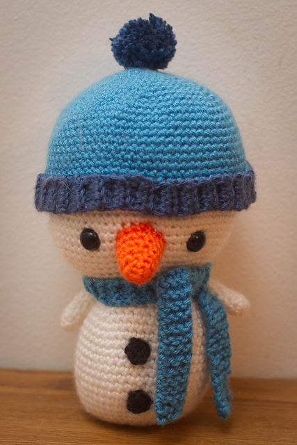 Cuddle-Sized Roly the Snowman