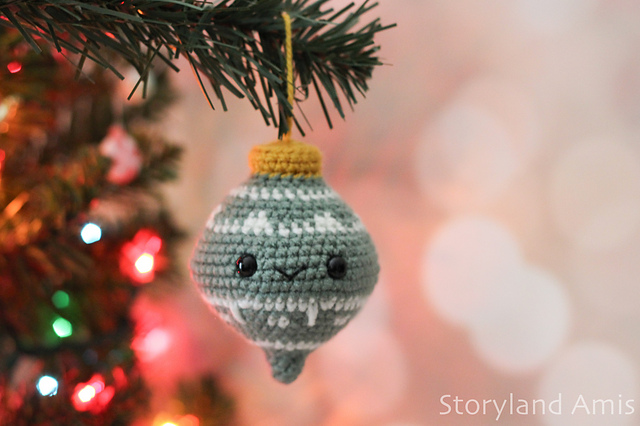 Vintage Christmas Tree Bauble