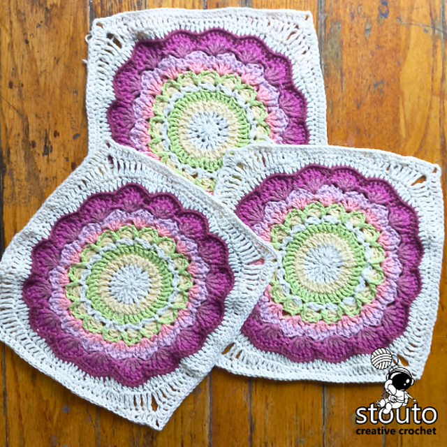 Simple Protea Blanket Square