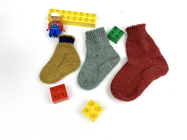 Toe Up Socken stricken für Babys und Kinder