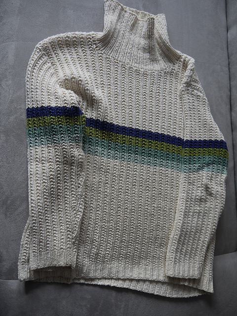 # 32 Streifenpullover