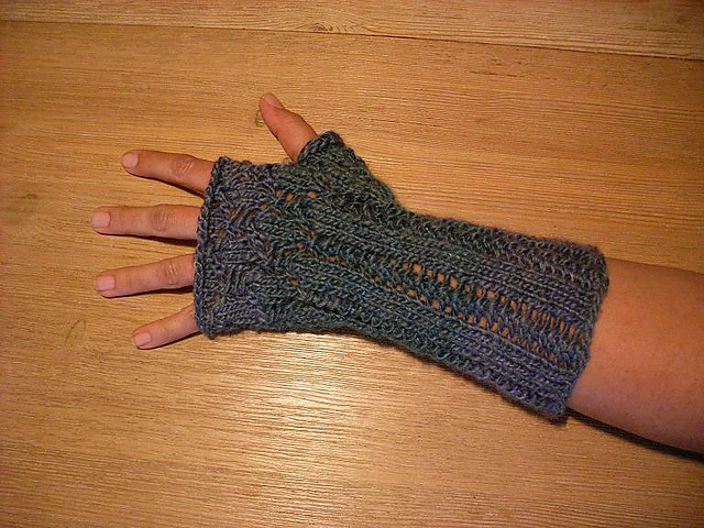 Armstulpe / wrist warmer *Platina*