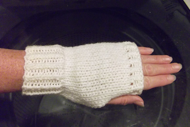 The simplest fingerless mitts you'll ever make
