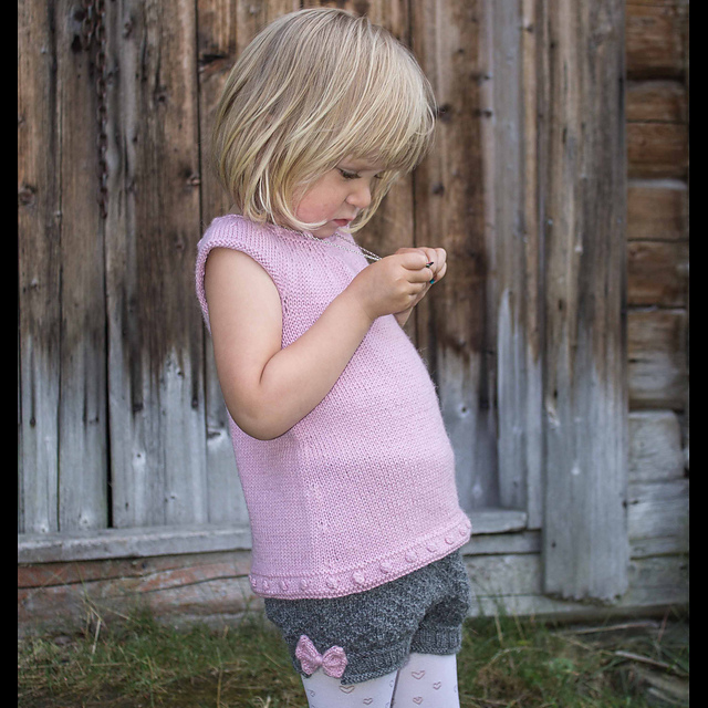 Blomsterknopp med shorts
