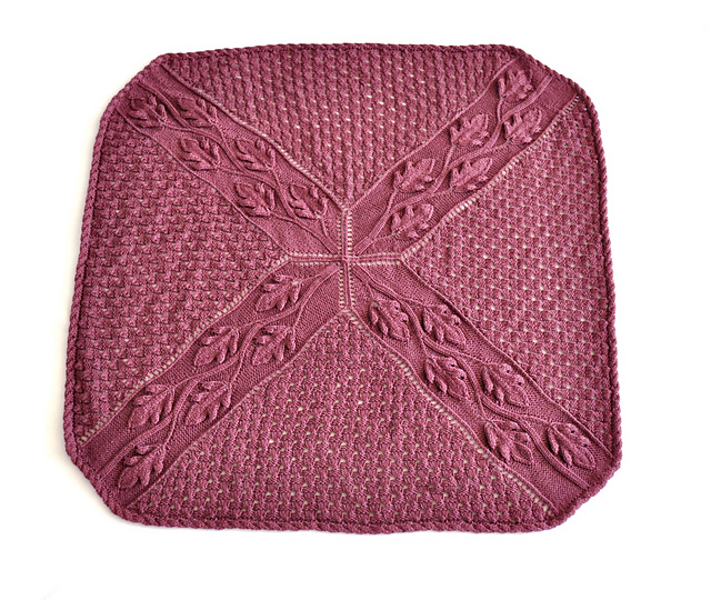 Squirrels Paradise Blanket