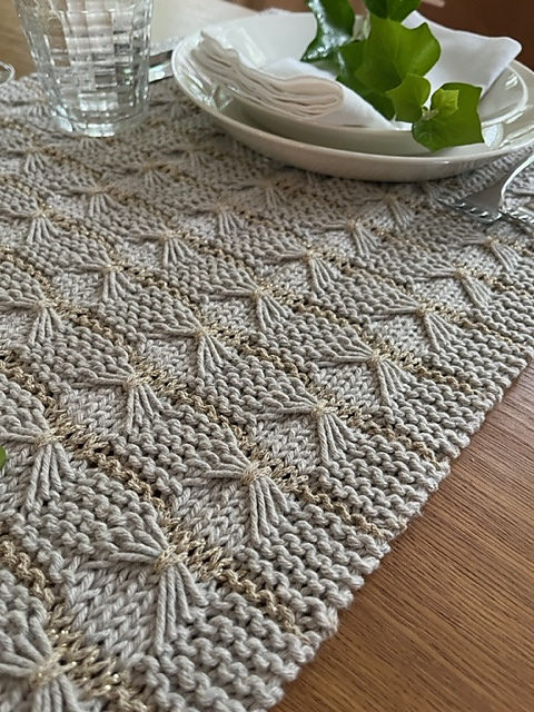 table runner 金彩唐織花丸　帯リメイク table runner 金彩唐織花丸 帯リメイク